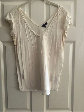 Democracy Cream Short Sleeve V-Neck Top